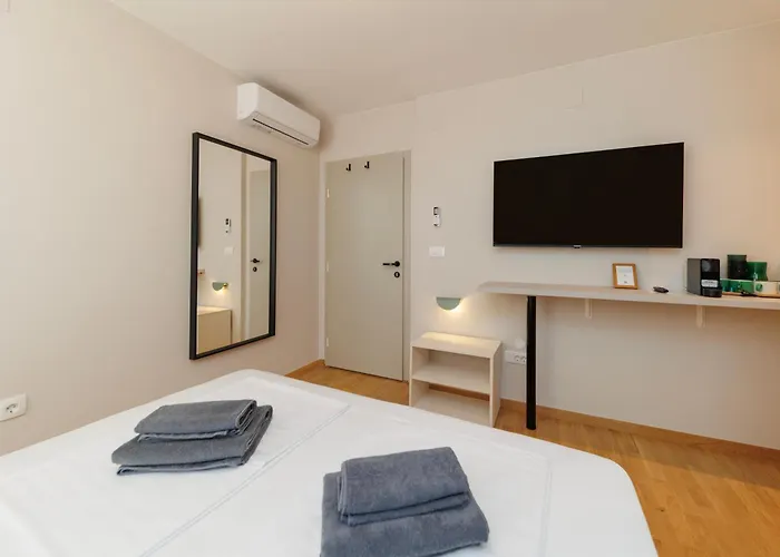 Apartment Old Town Units - Mala&vela By Belmont Realty