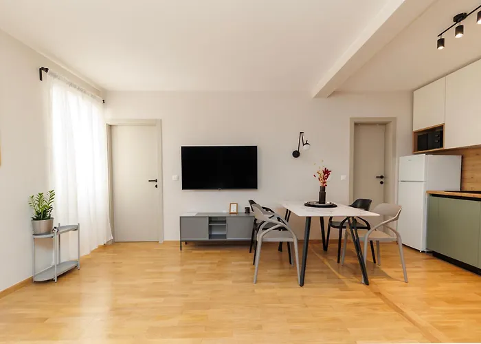 Apartment Old Town Units - Mala&vela By Belmont Realty *